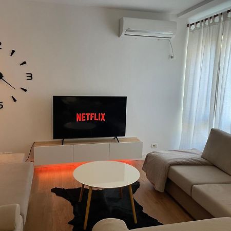 Proper Apartment 1 تيرانا المظهر الخارجي الصورة