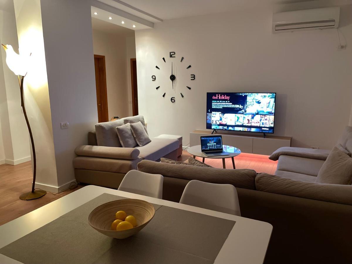 Proper Apartment 1 تيرانا المظهر الخارجي الصورة