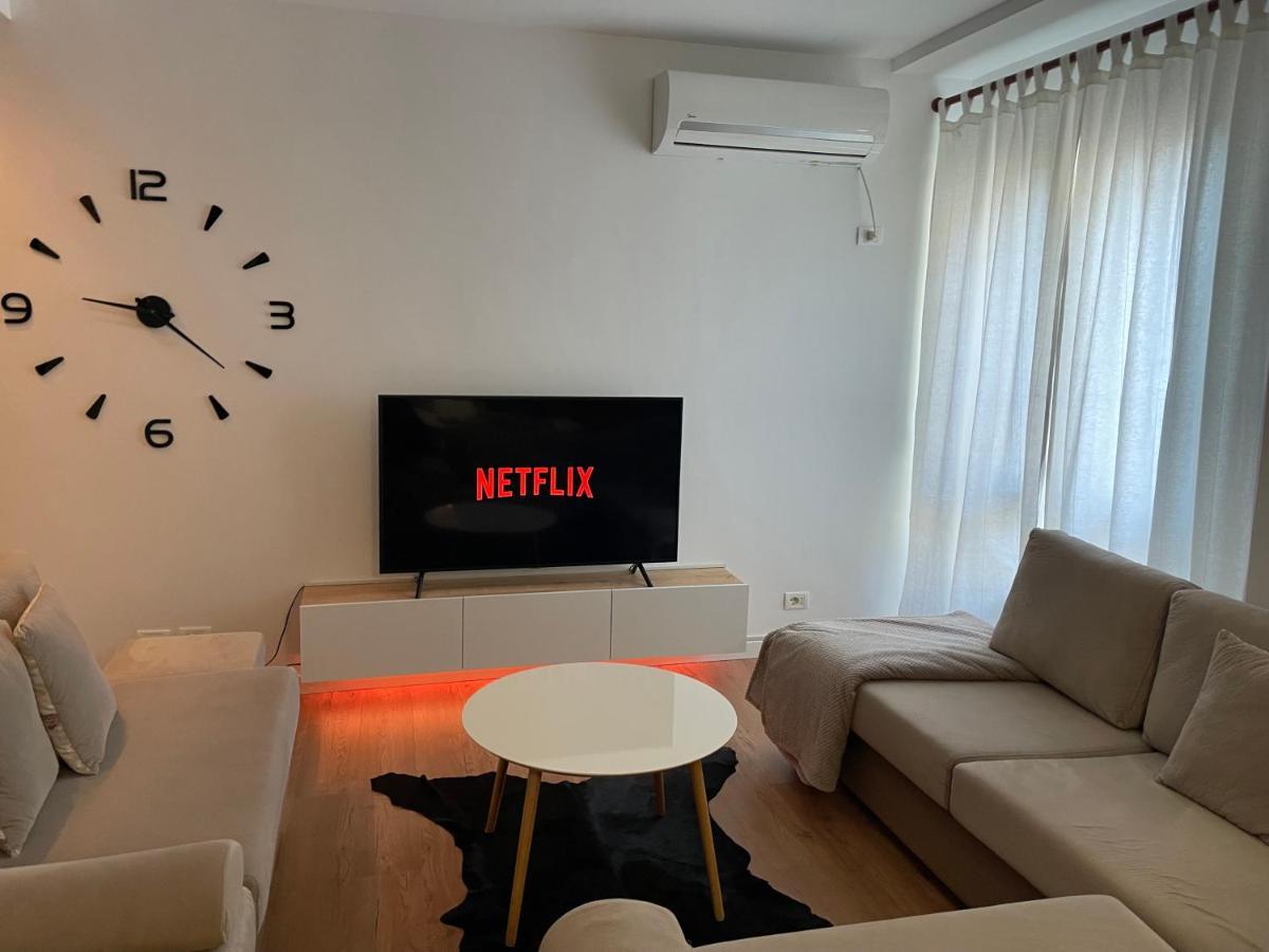 Proper Apartment 1 تيرانا المظهر الخارجي الصورة