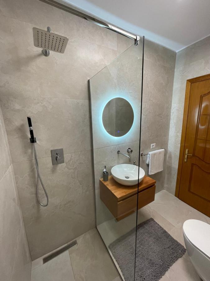 Proper Apartment 1 تيرانا المظهر الخارجي الصورة