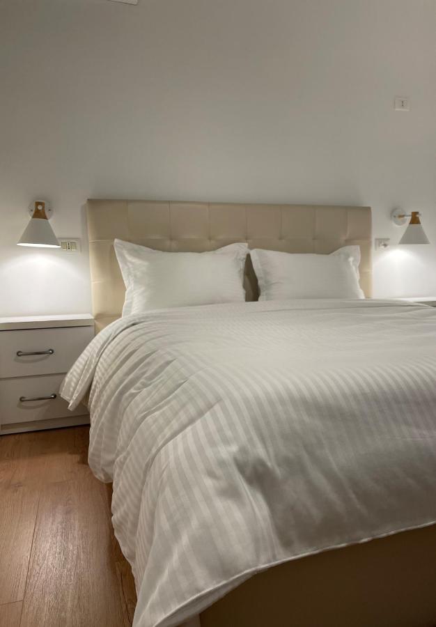 Proper Apartment 1 تيرانا المظهر الخارجي الصورة