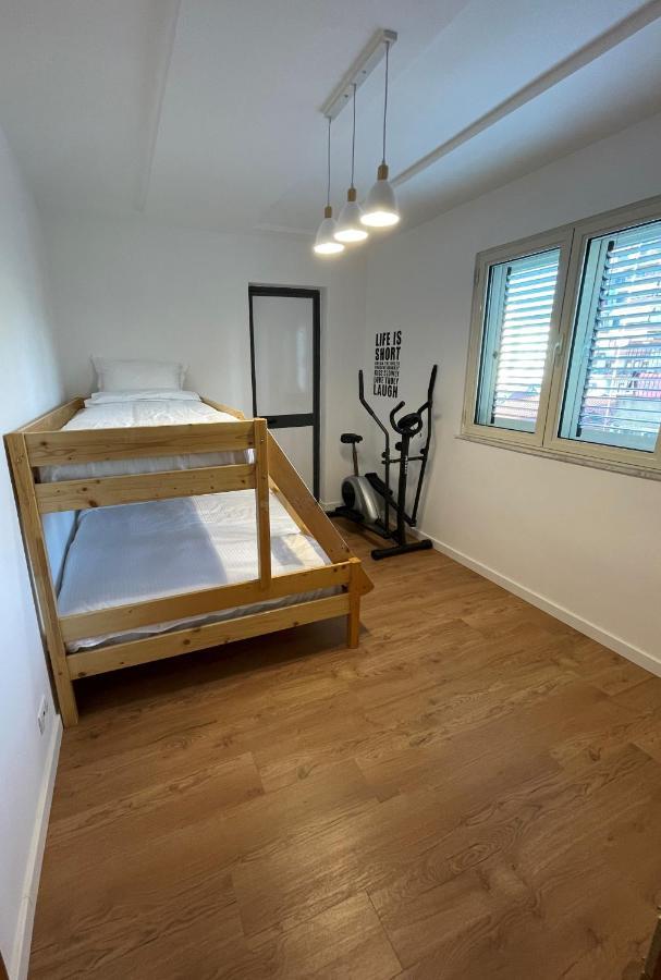 Proper Apartment 1 تيرانا المظهر الخارجي الصورة